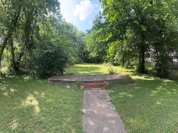 Corsicana, TX 75110,712 E 3rd Avenue