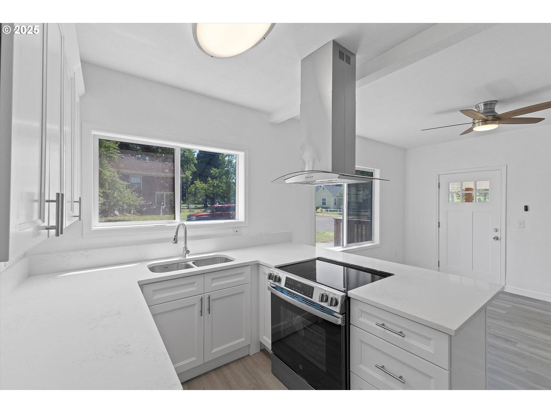 Newberg, OR 97132,115 E SHERIDAN ST