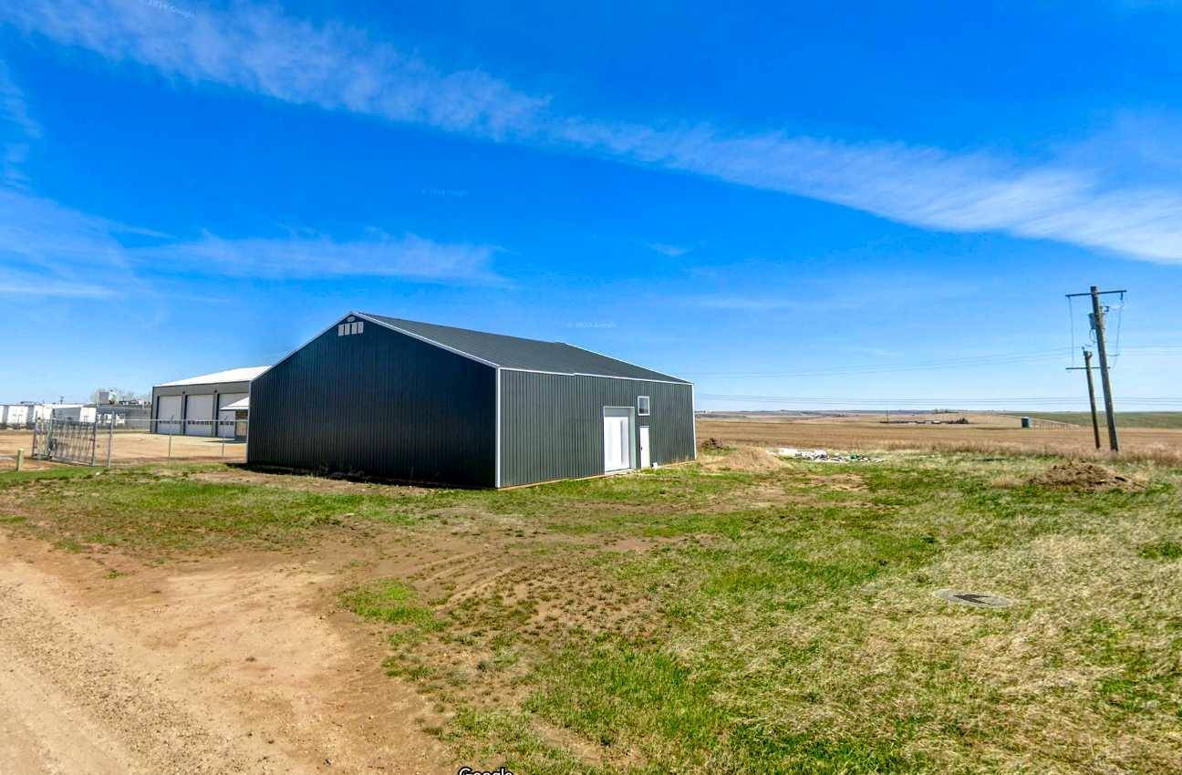 225 Elevator RD, Trochu, AB T0M2C0