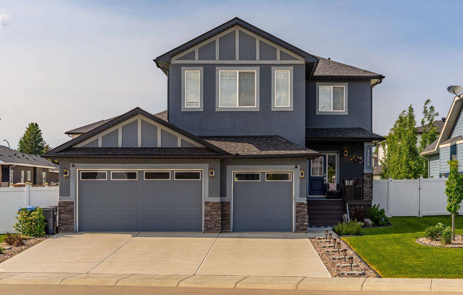 Carstairs, AB T0M0N0,1354 Lackner BLVD