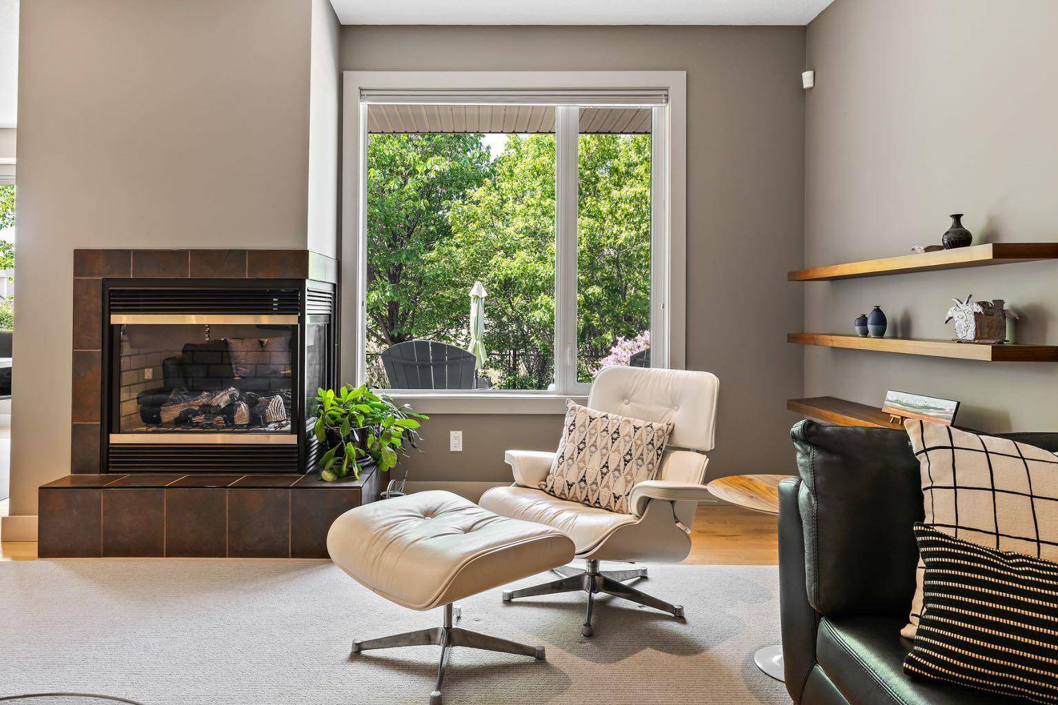Calgary, AB T3H 5R9,47 Cougar Plateau PL Southwest