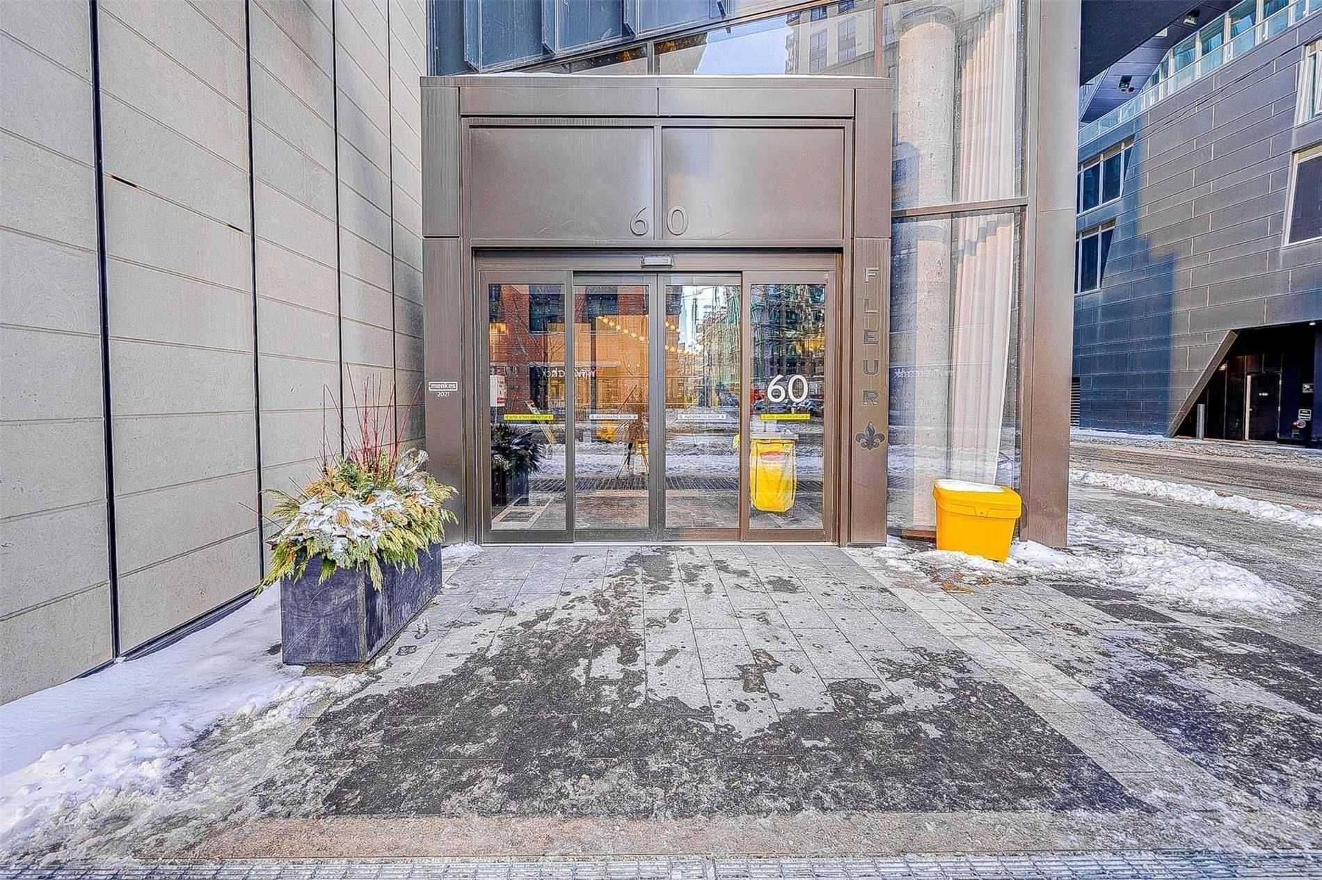 Toronto C08, ON M5B 1A8,60 Shuter ST #216