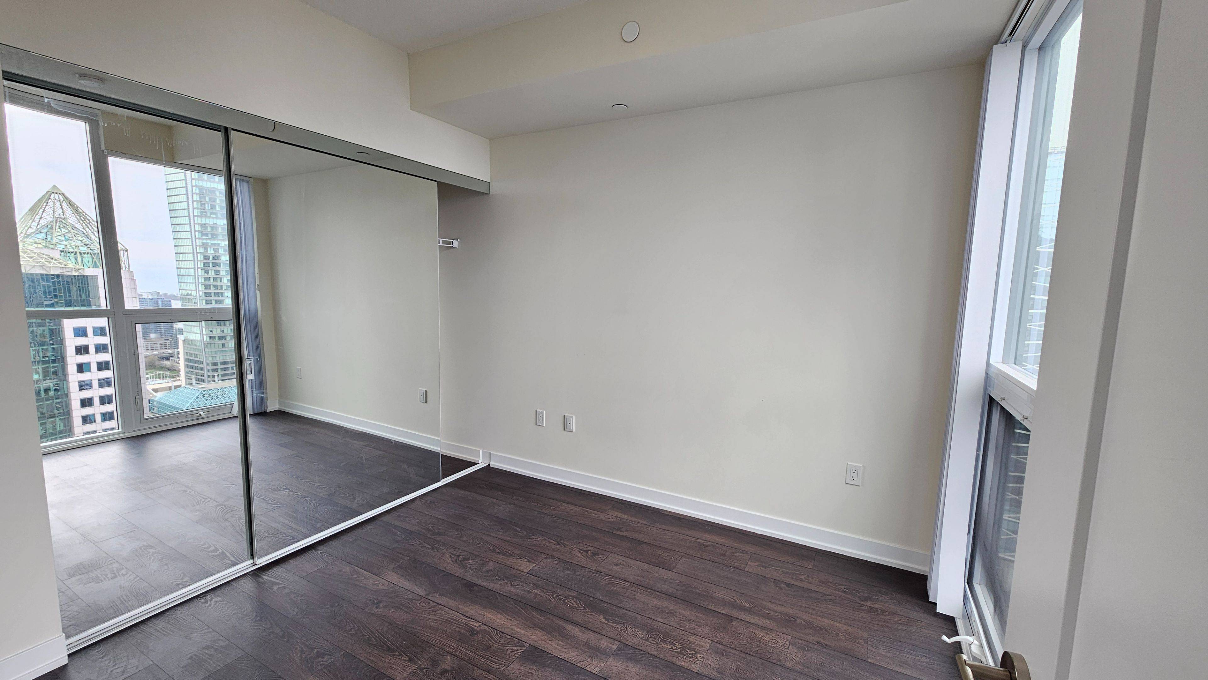Toronto C01, ON M5V 0S6,99 John ST #3502
