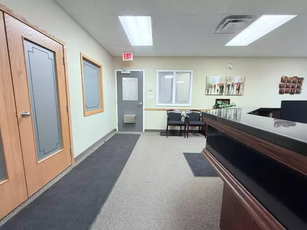 Grande Prairie, AB T8V 8B9,9805 97 ST #200
