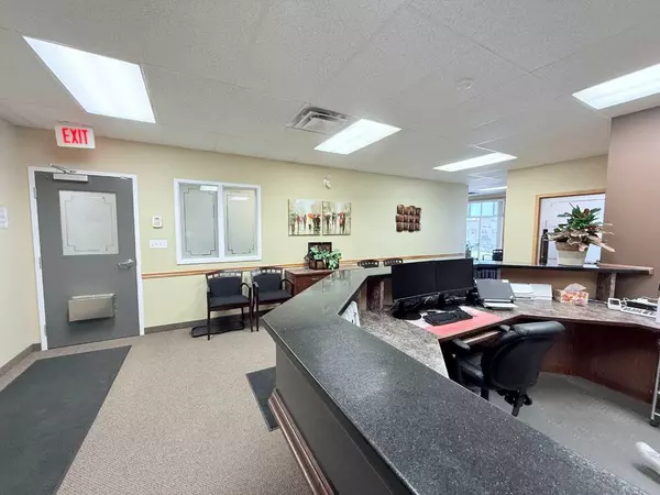 Grande Prairie, AB T8V 8B9,9805 97 ST #200