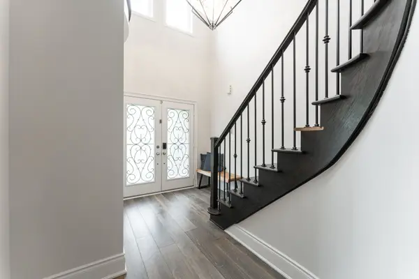 Burlington, ON L7M 0L3,3344 Pottery DR