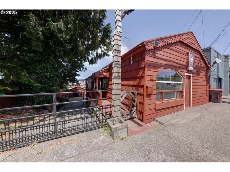 3162 MARINE DR, Astoria, OR 97103