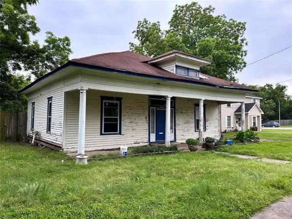 504 E Brin Street,  Terrell,  TX 75160