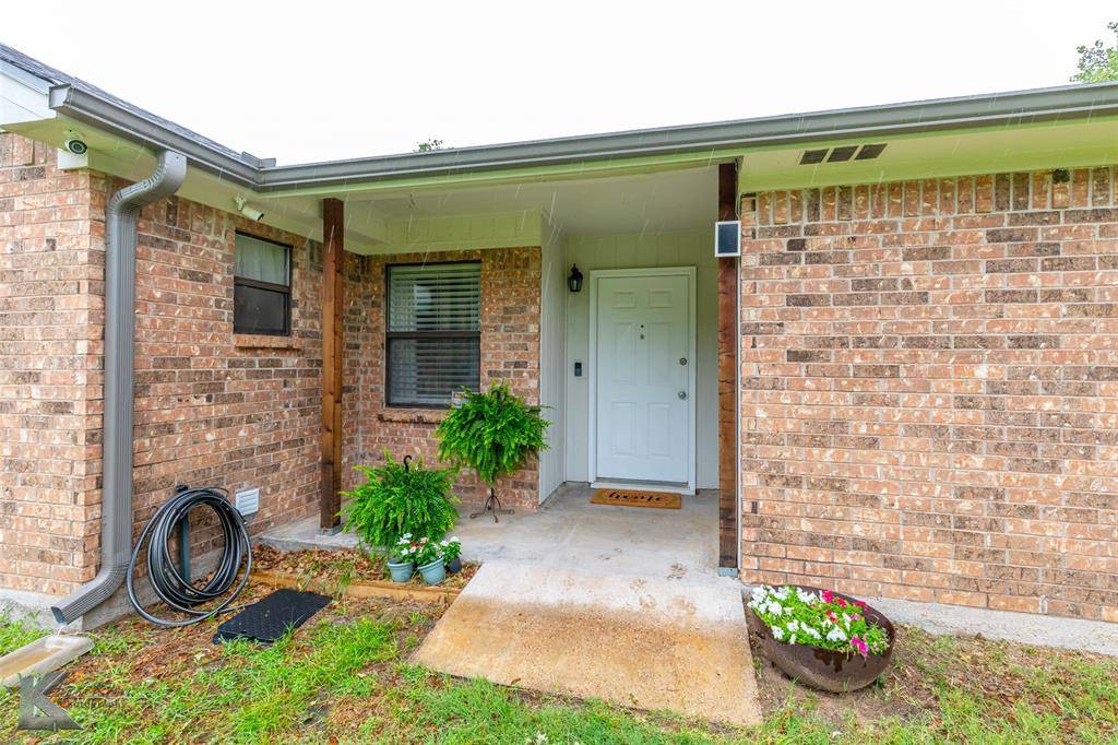 Clyde, TX 79510,402 Private Road 6210