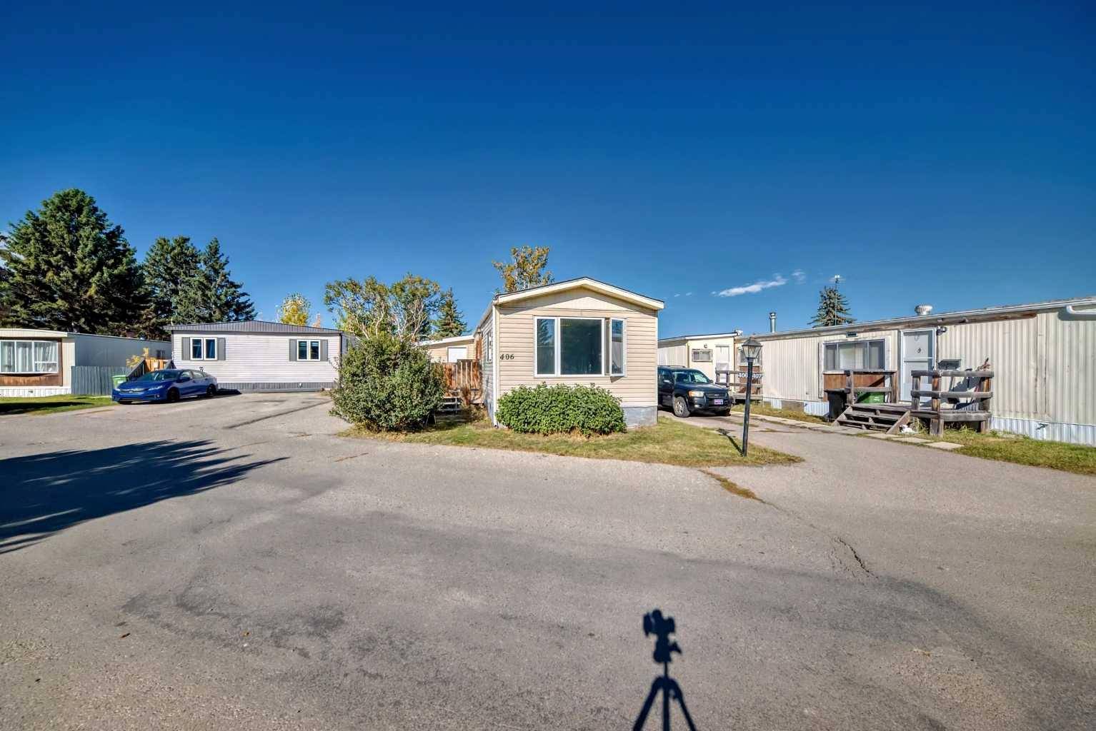 Calgary, AB T3B 5P1,3223 83 ST NW #406