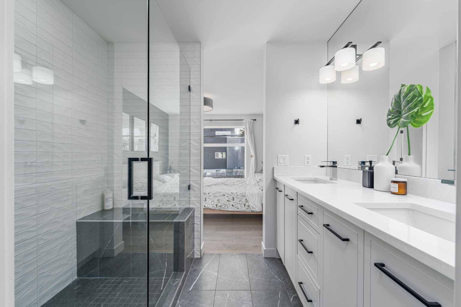 Calgary, AB T2T 6X8,1824 38 AVE SW