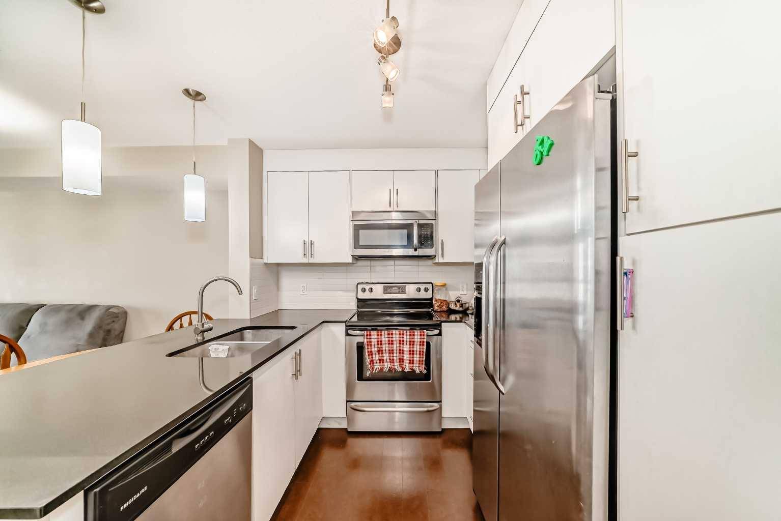 Calgary, AB T2N0P4,240 Skyview Ranch RD NE #3403