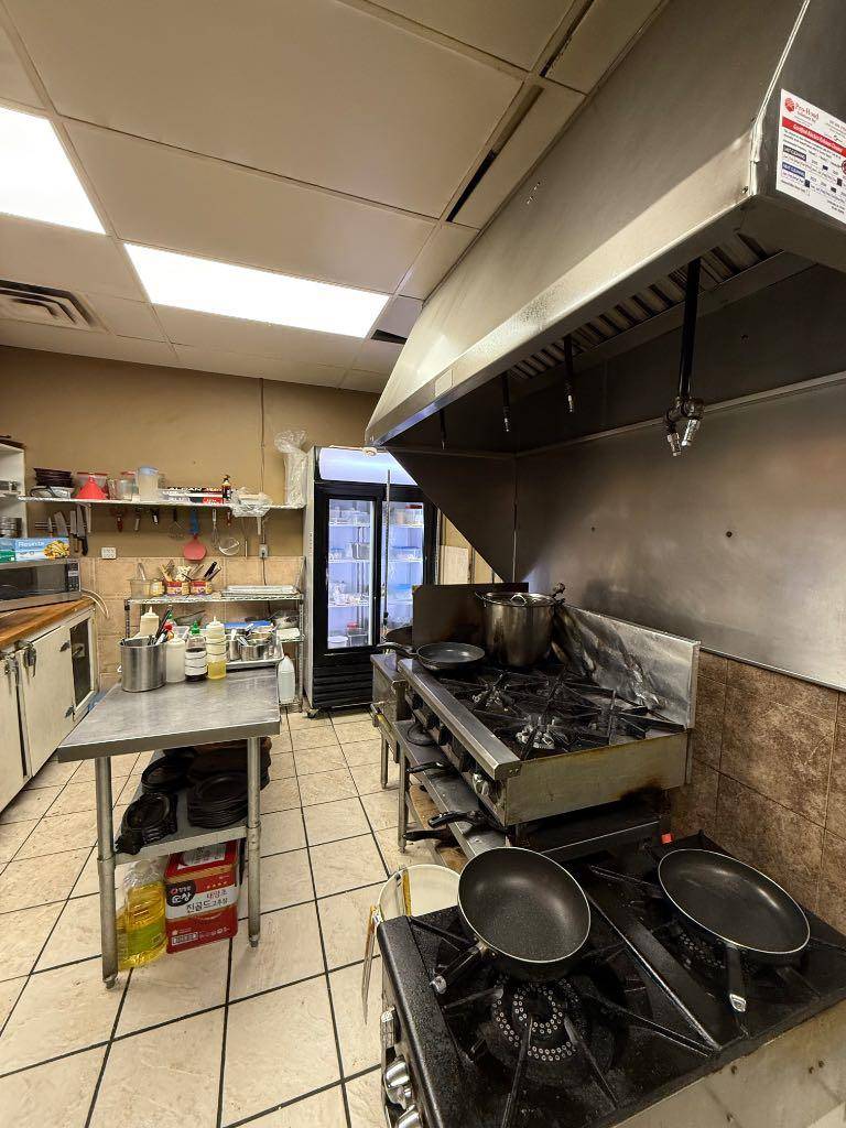 123 Restaurant AVE, Calgary, AB T2E 6M6