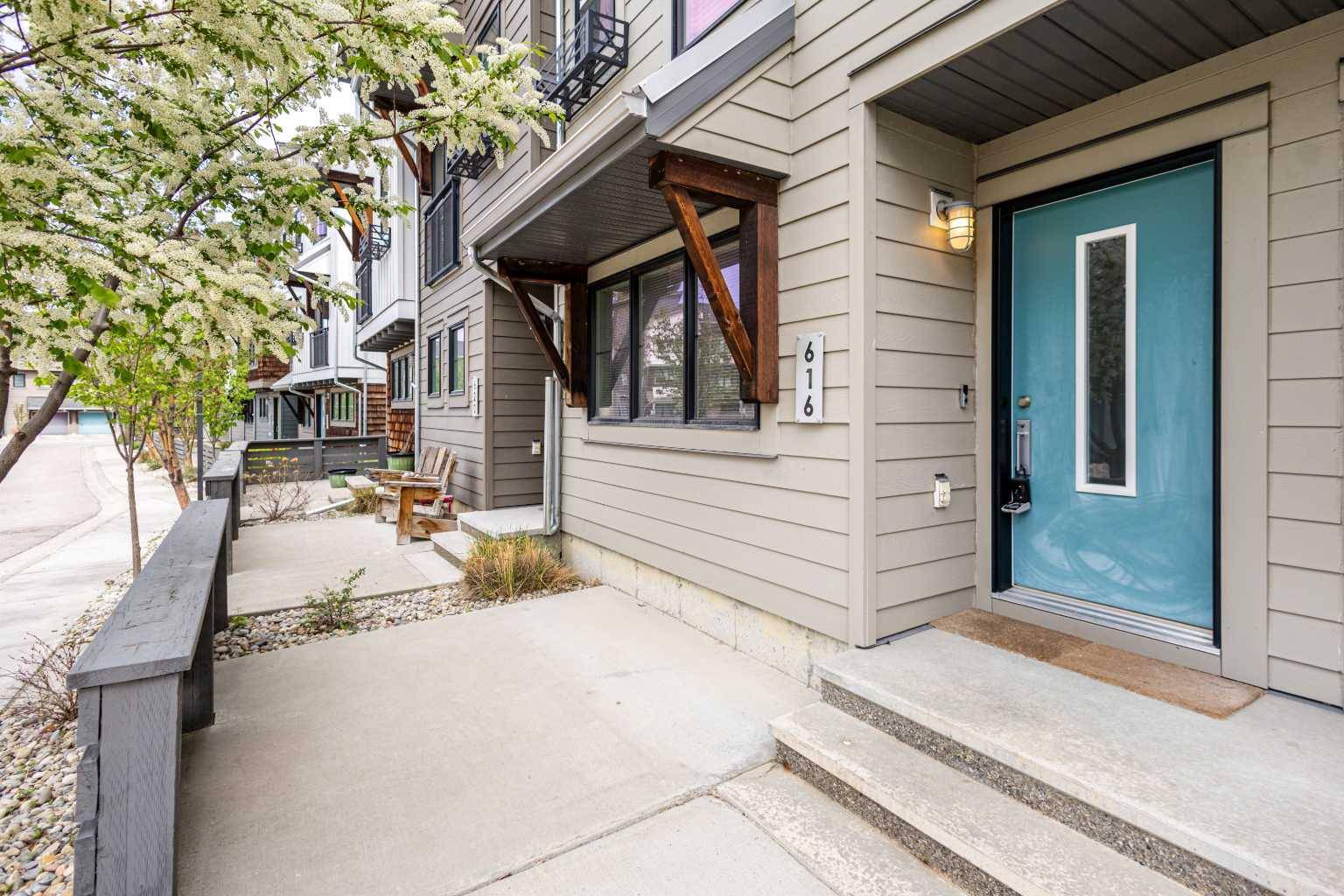 Calgary, AB T2X 0Y4,616 Walden CIR Southeast