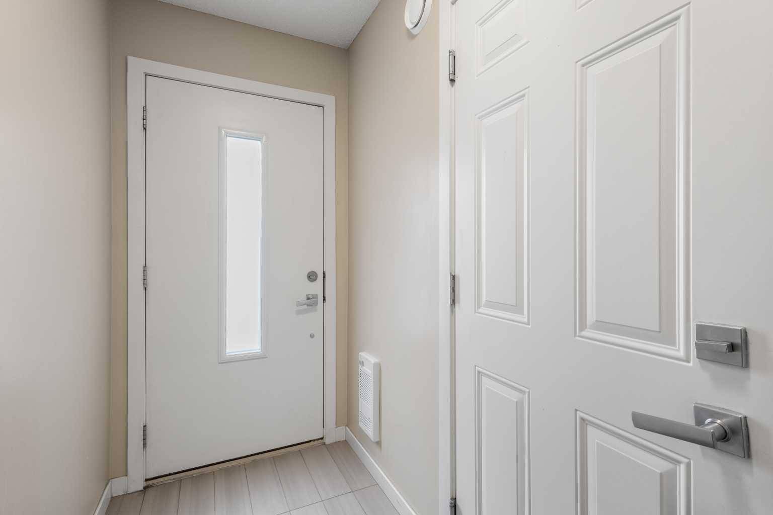 Calgary, AB T2X 0Y4,616 Walden CIR Southeast
