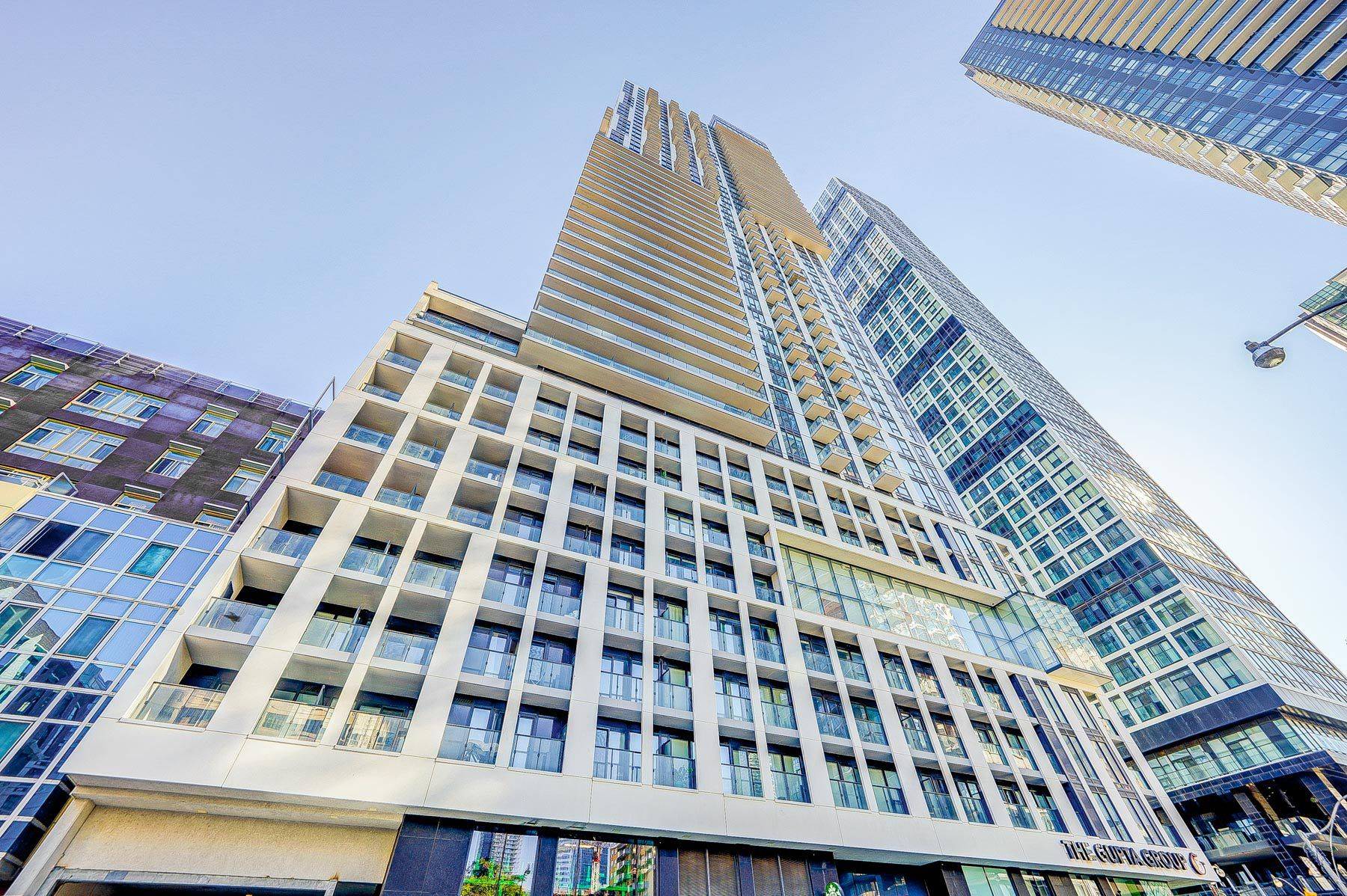 251 JAVIS ST #3704, Toronto C08, ON M5B 0C3