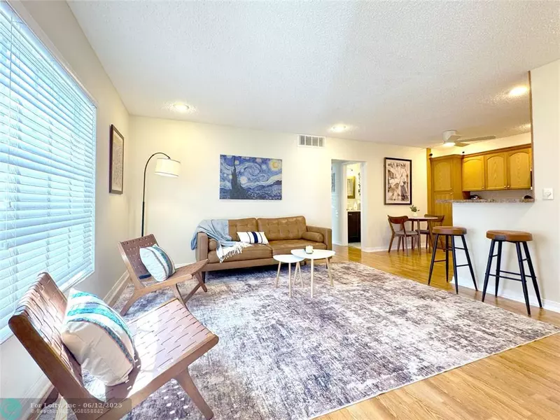 2190 NE 68th St #512, Fort Lauderdale, FL 33308