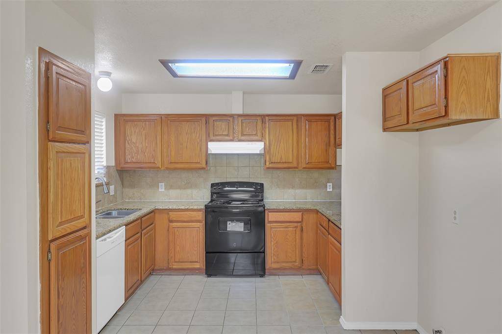 Fort Worth, TX 76133,7409 Meadow Creek Drive