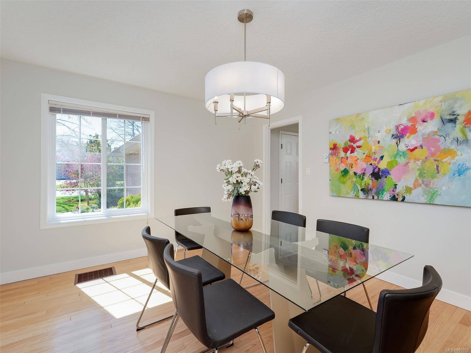 Saanich, BC V8Y 3B8,1190 Stonington Pl
