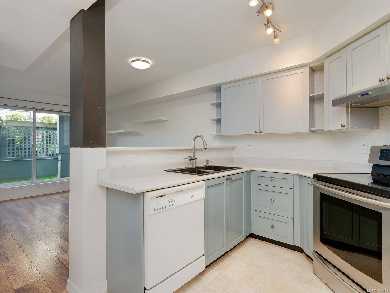 Victoria, BC V8W 3Y3,827 North Park St #119