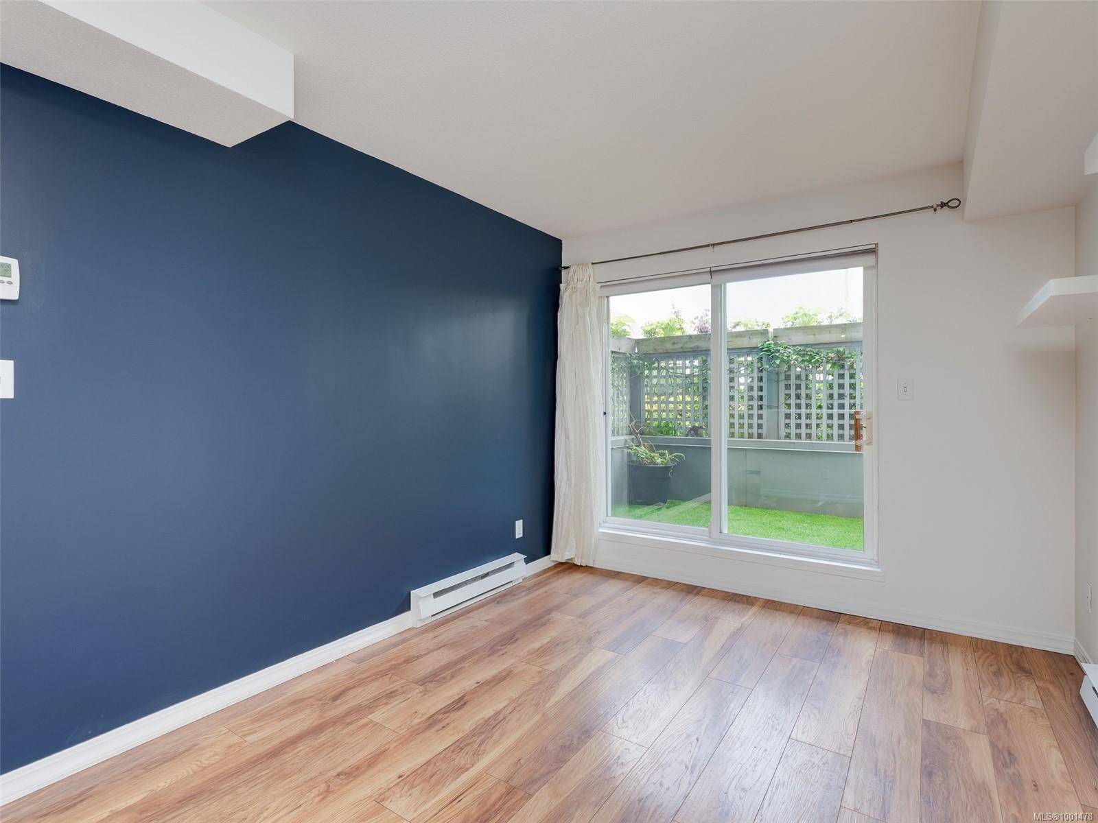 Victoria, BC V8W 3Y3,827 North Park St #119