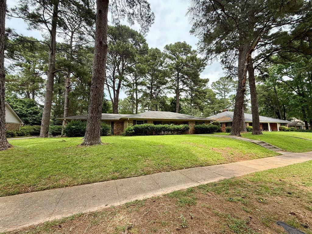 Shreveport, LA 71106,8319 Suffolk Drive