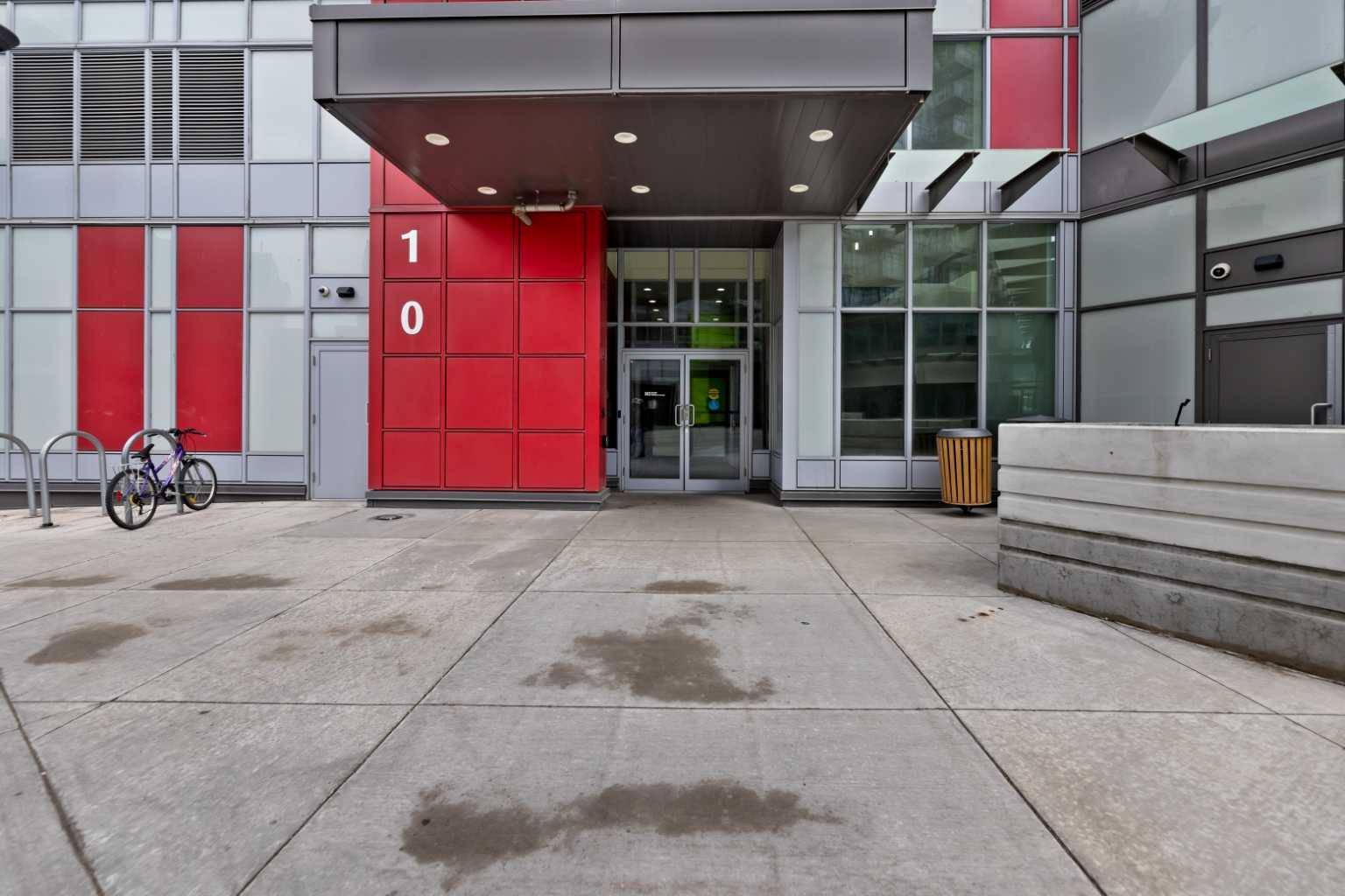 Calgary, AB T2L2L6,10 Brentwood Common NW #410