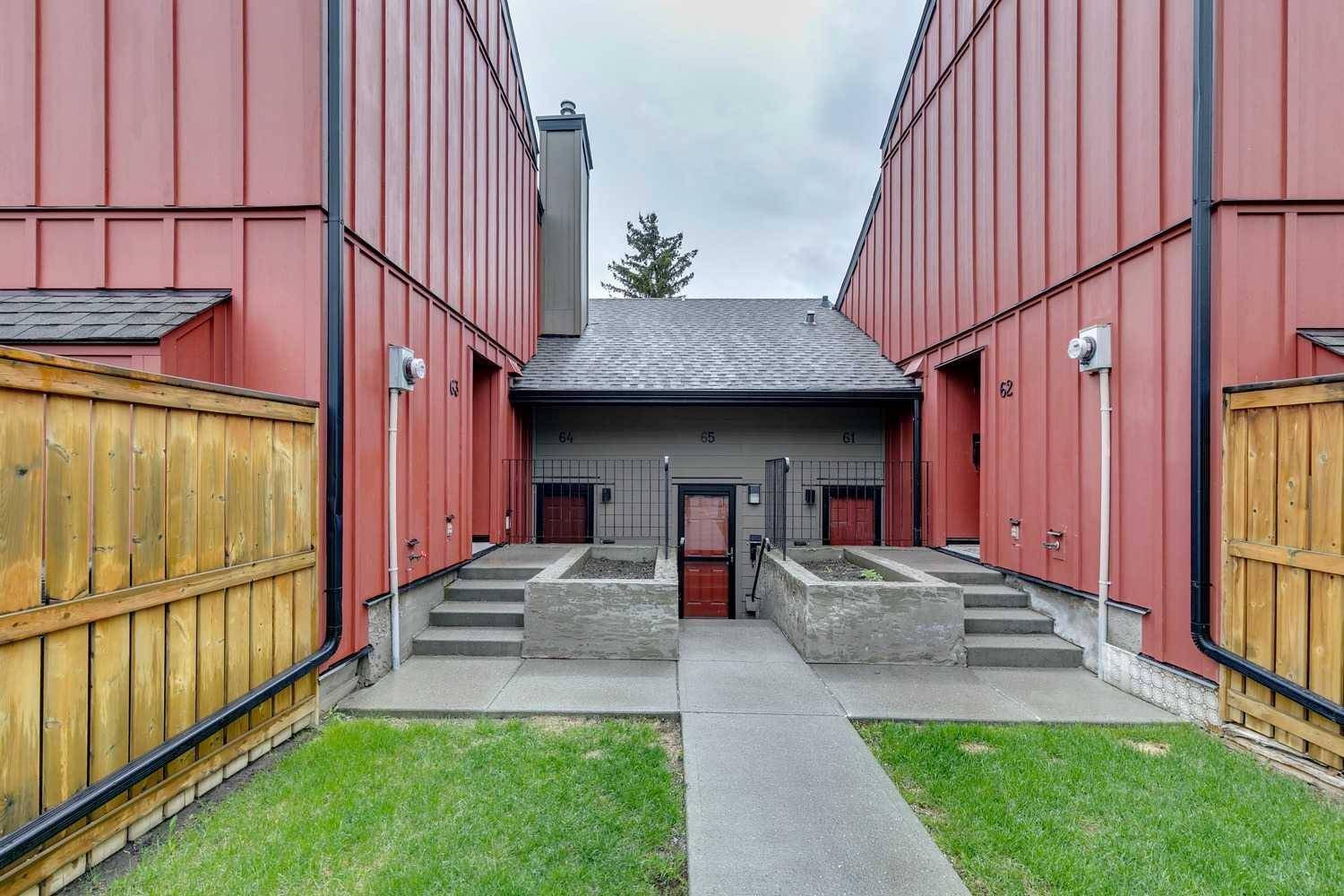 Calgary, AB T3A 2H4,4740 Dalton DR NW #64