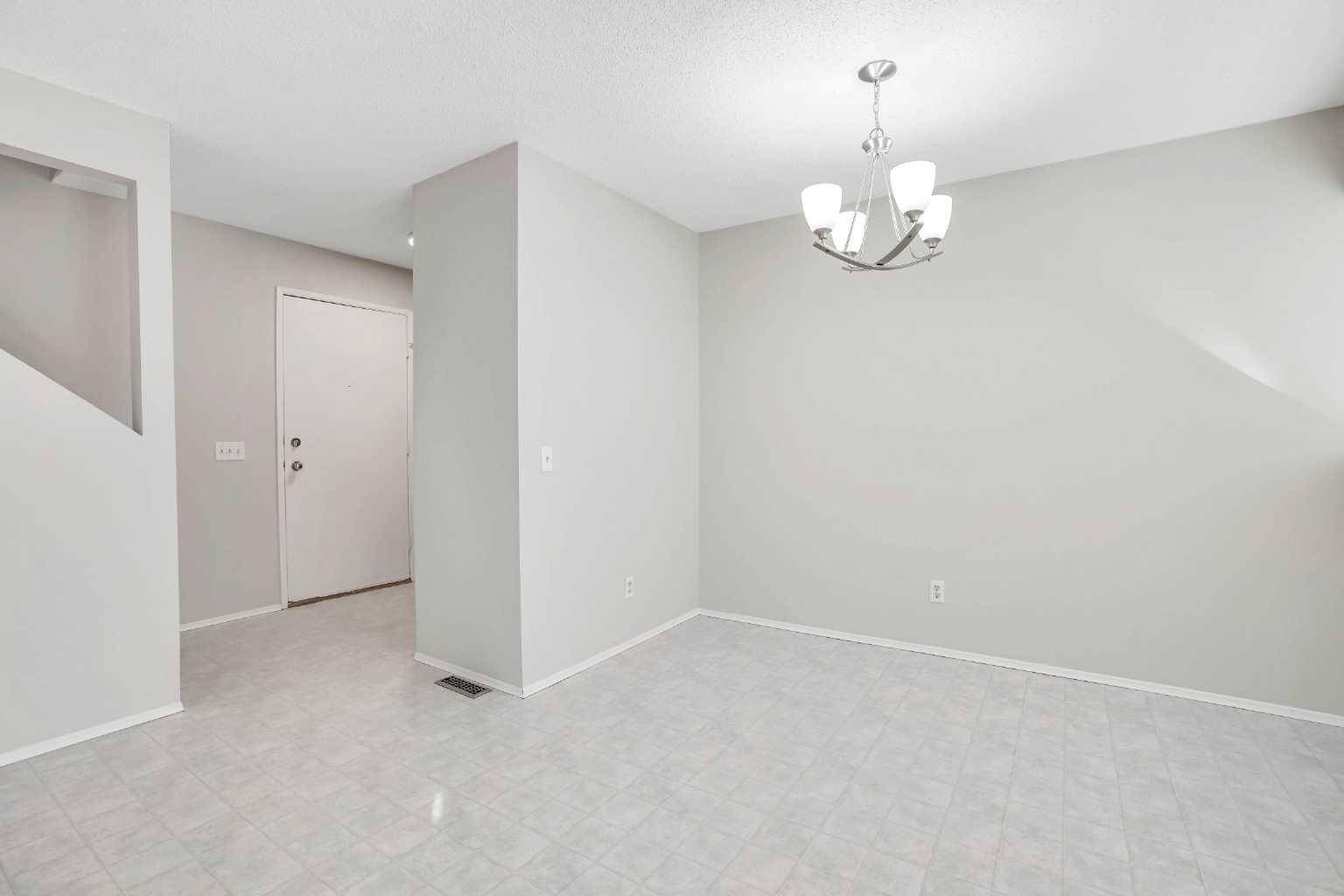 Calgary, AB T3G 1R8,6915 Ranchview DR NW #49