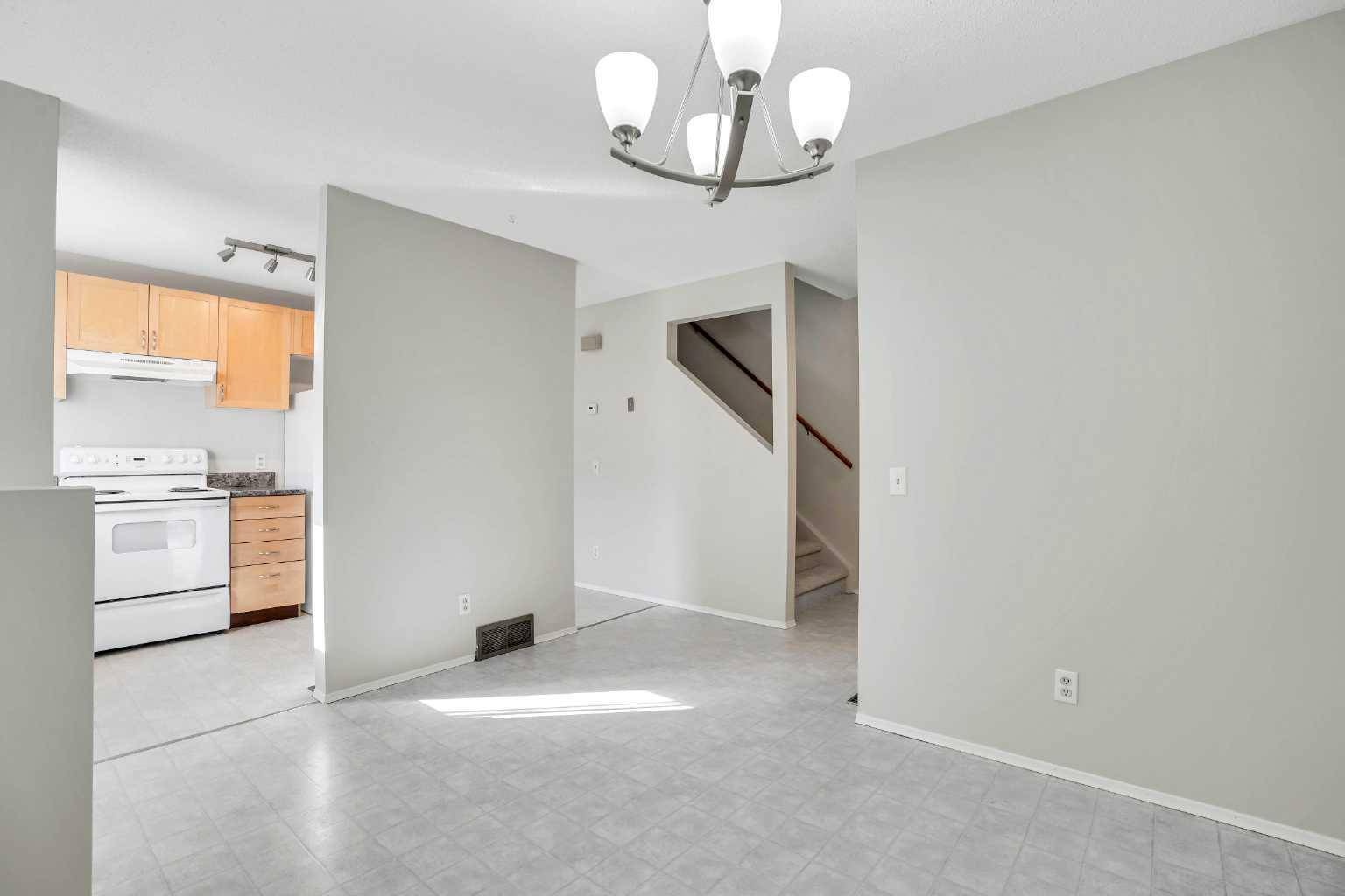 Calgary, AB T3G 1R8,6915 Ranchview DR Northwest #49
