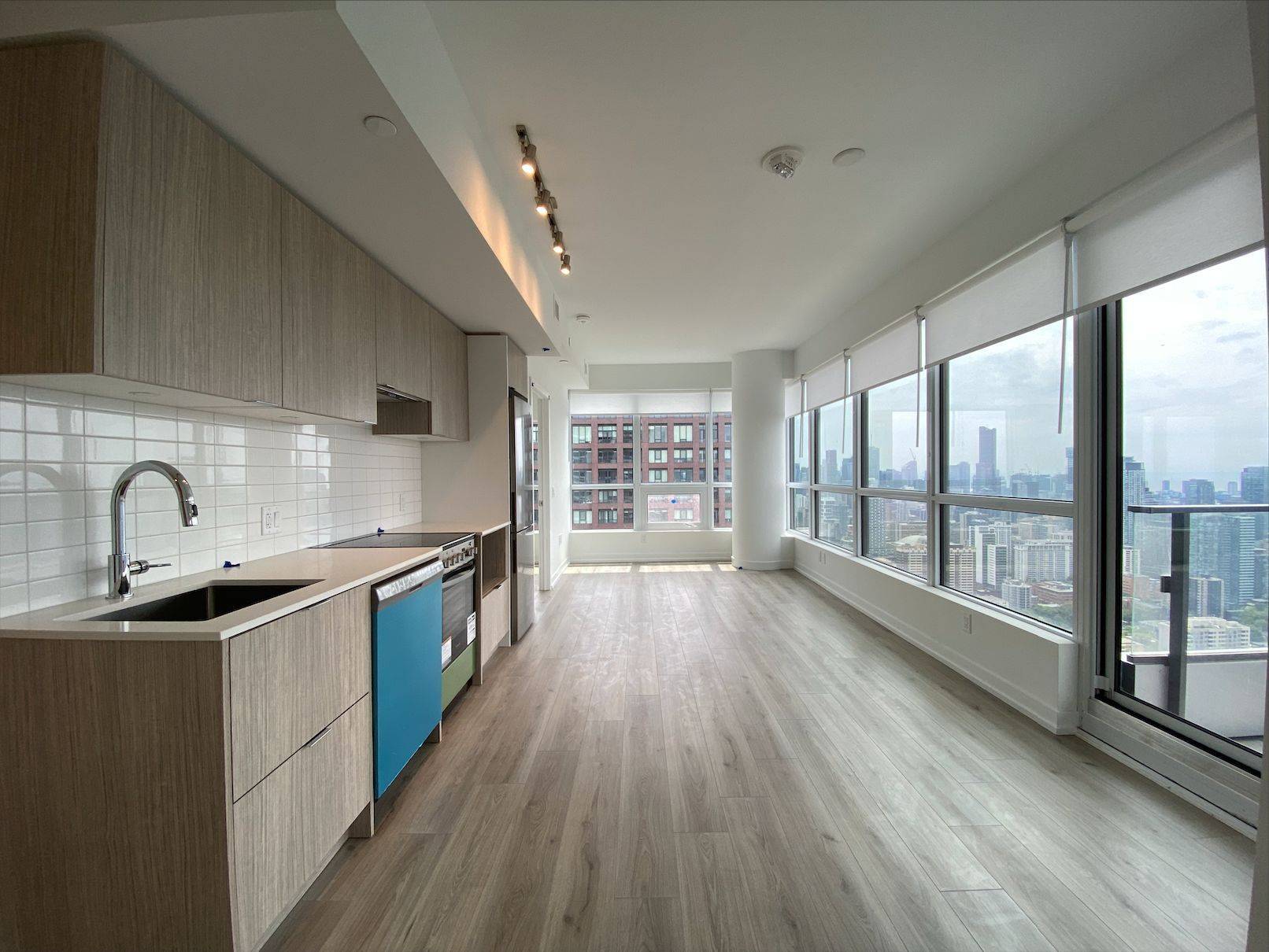 Toronto C08, ON M4W 1H7,395 Bloor ST E #4902