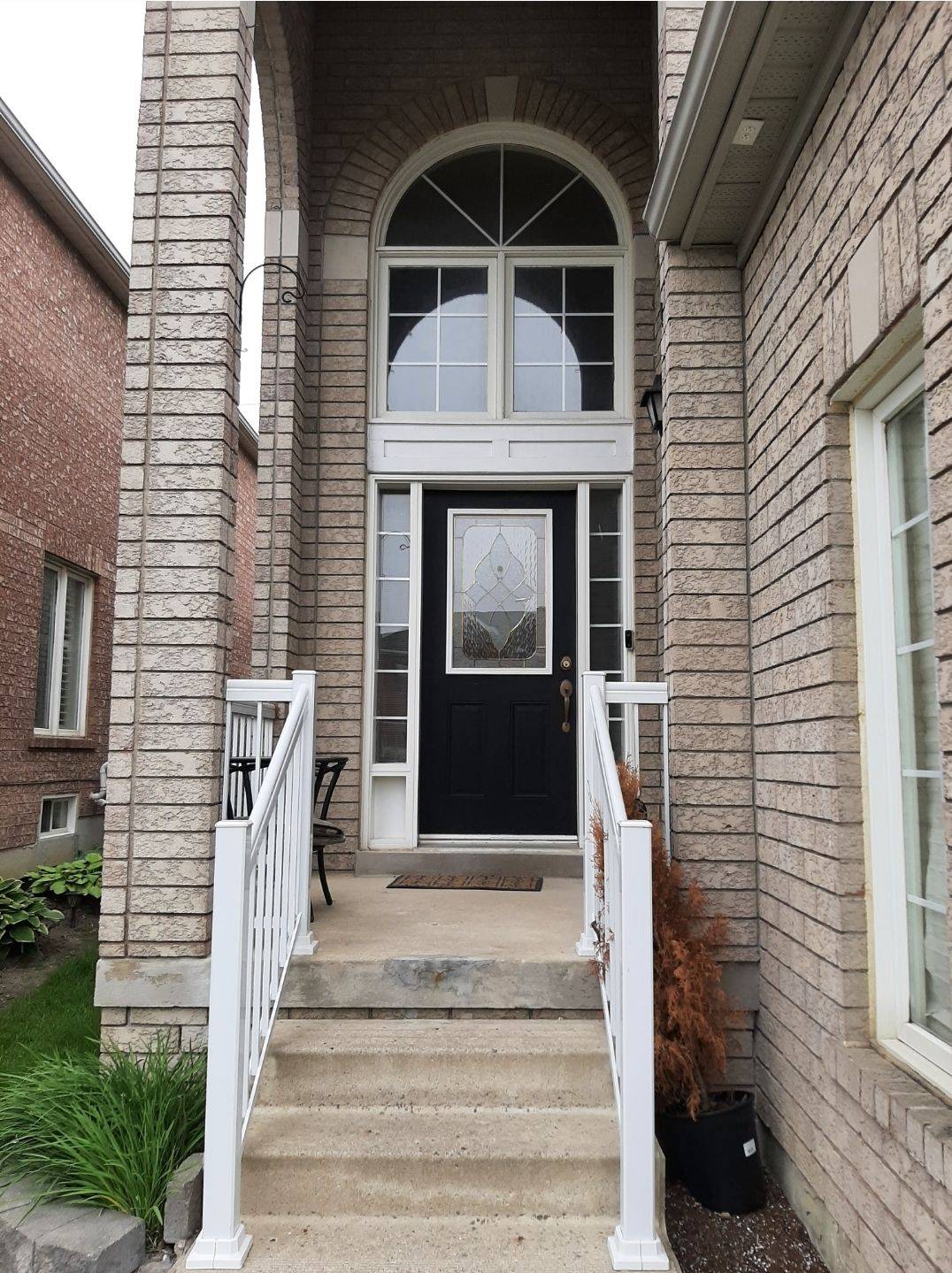 Whitby, ON L1R 3R3,29 Tracey CT
