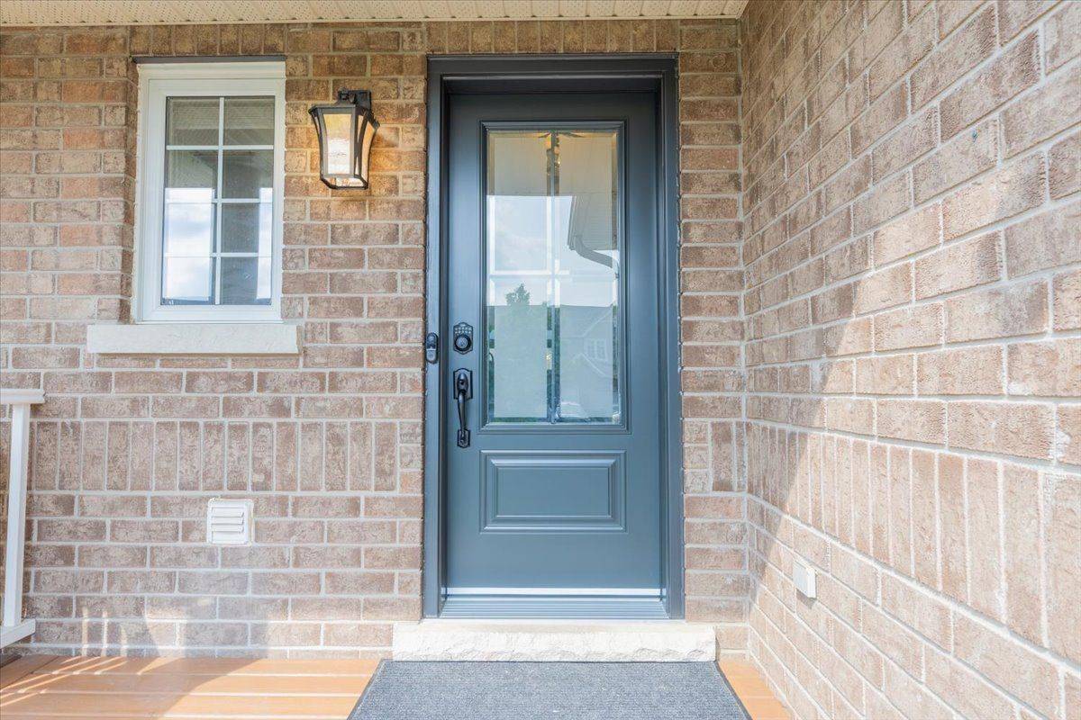 New Tecumseth, ON L9R 0A7,4 RUTHVEN CRES