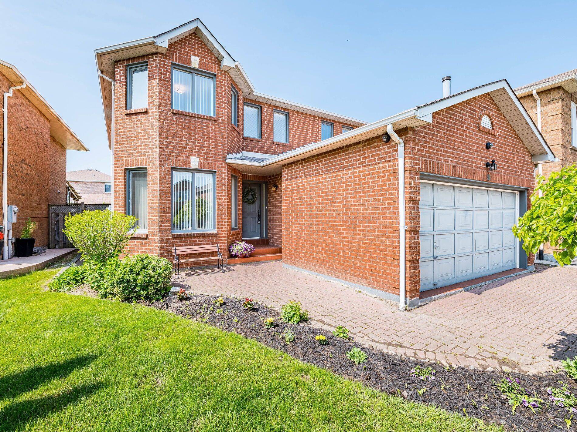 56 Cannon CRES, Brampton, ON L6Y 4L7