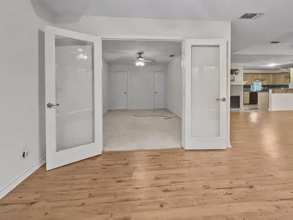 Holly Lake Ranch, TX 75765,1476 W Holly Trail