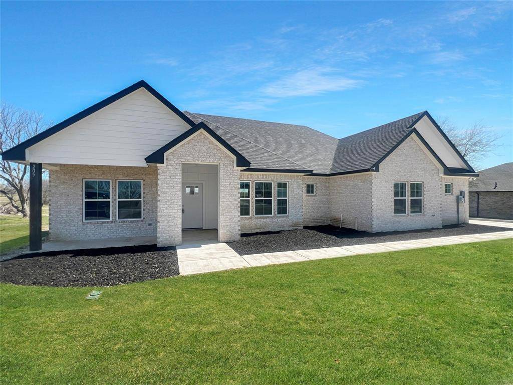 Southmayd, TX 76268,205 Mc Elroy Street