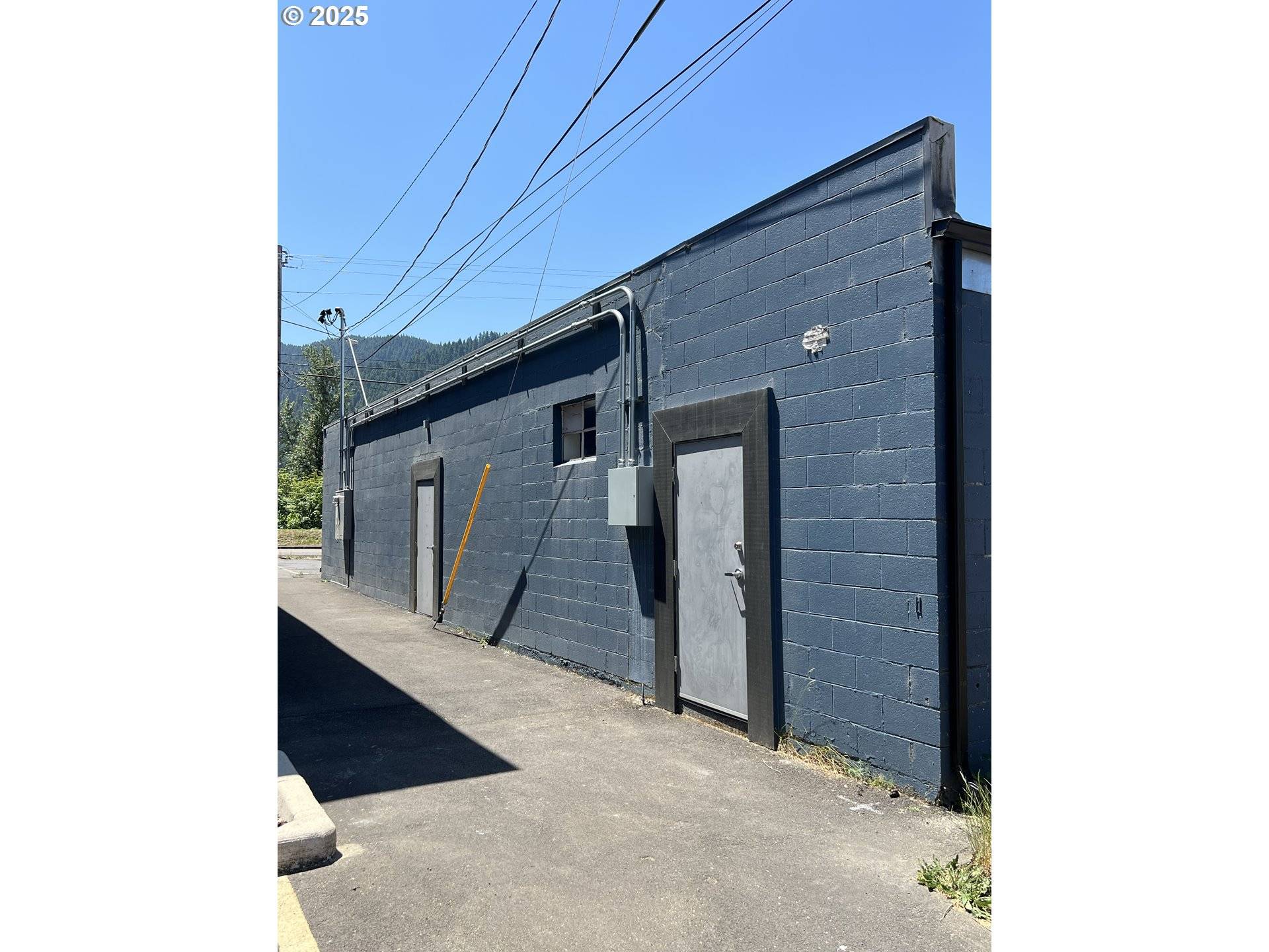 Oakridge, OR 97463,48017 HIGHWAY 58