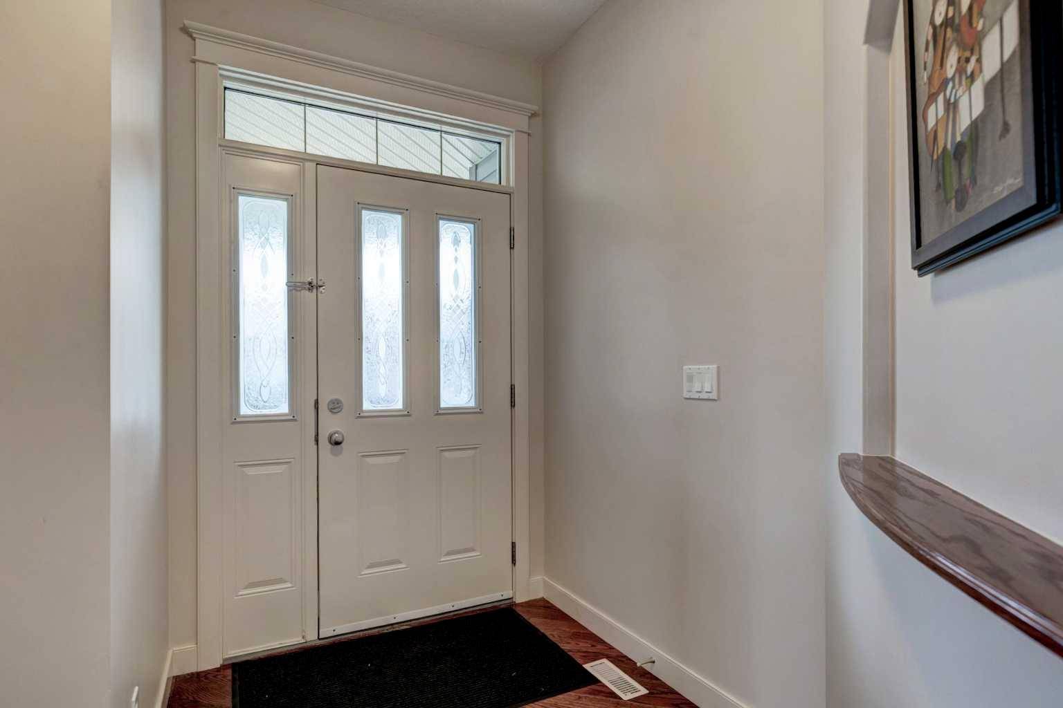 Calgary, AB T3B 5Z8,520 Cresthaven PL SW