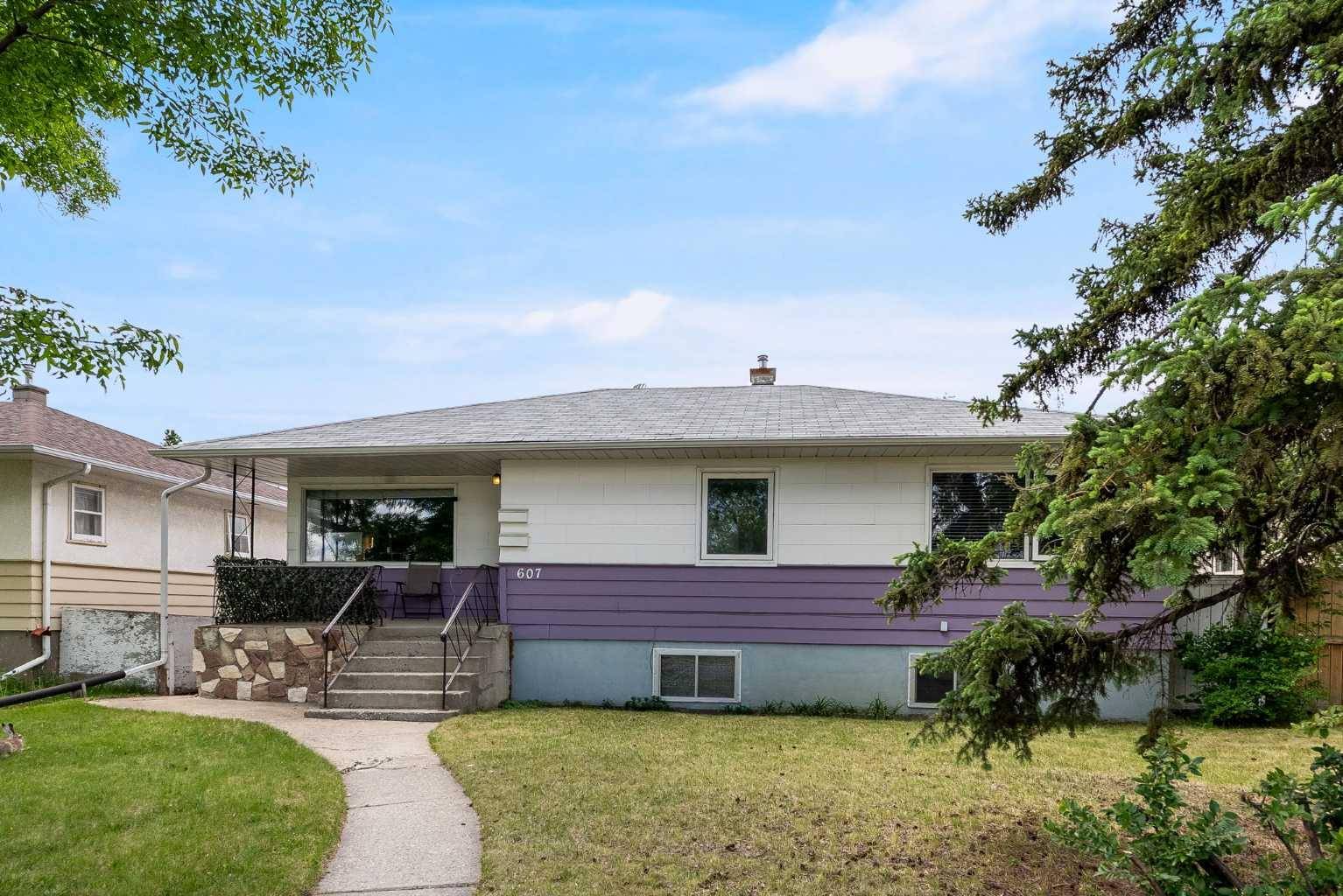Calgary, AB T3C 2Z8,607 Poplar RD SW