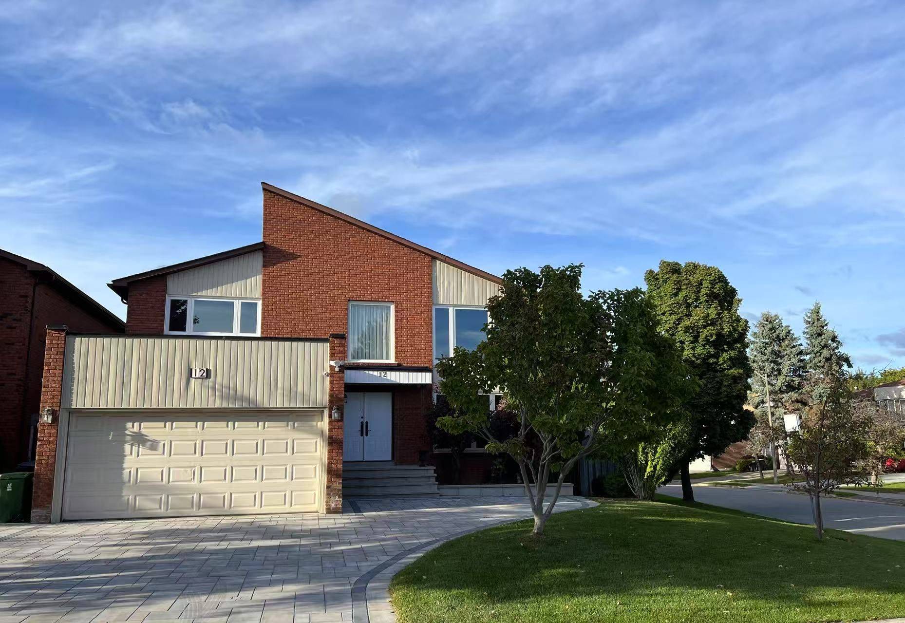 12 Clarinda DR, Toronto C15, ON M2K 2W7