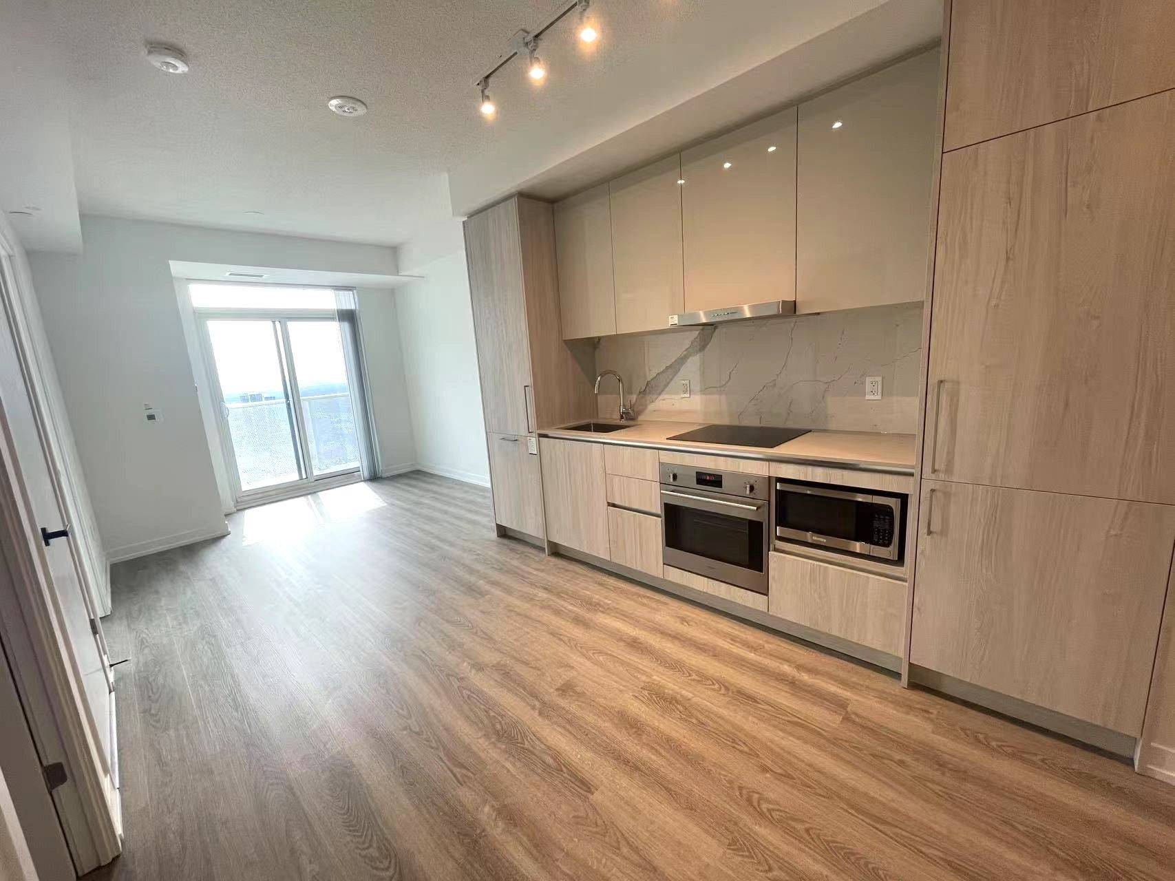 Vaughan, ON L4K 0P9,195 Commerce ST #4907