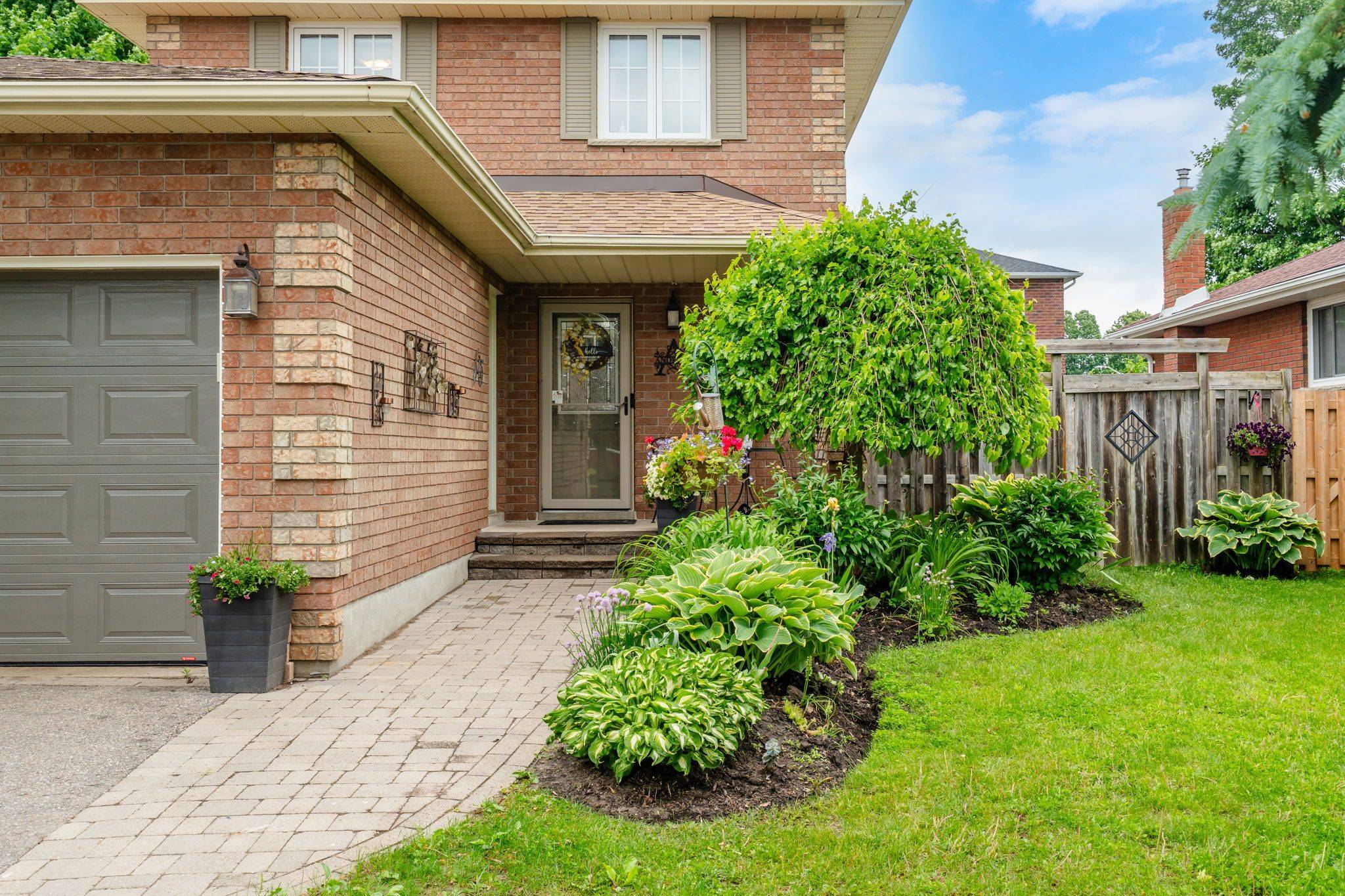 Midland, ON L4R 4X8,215 Margaret ST