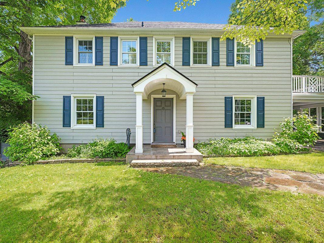 200 Howick ST, Rockcliffe Park, ON K1M 0G8