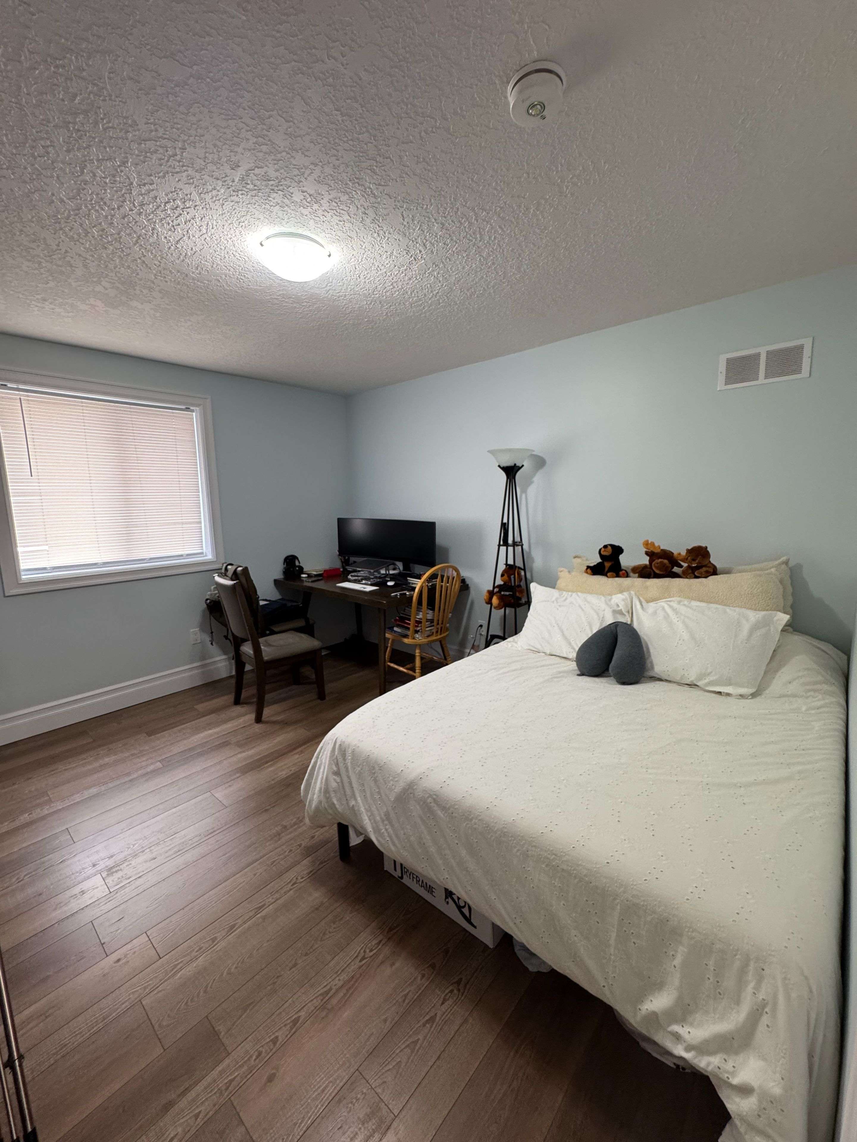 London East, ON N5W 4B5,515 Burbrook PL #UPPER