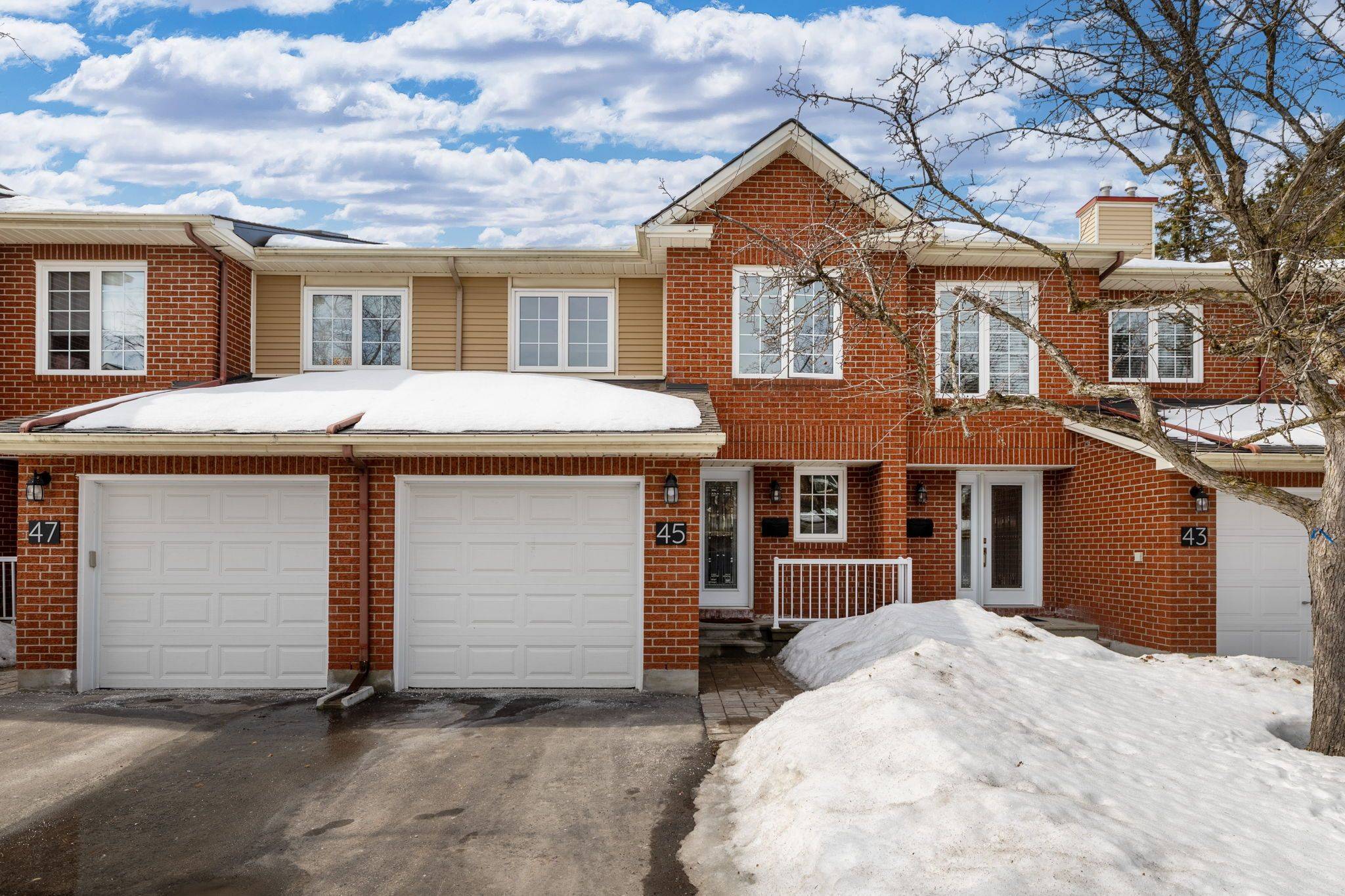 South Of Baseline To Knoxdale, ON K2G 5V4,45 Wrenwood CRES