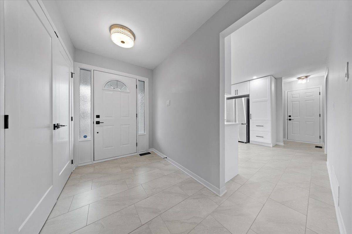 Stittsville - Munster - Richmond, ON K2S 0S2,36 Beverly ST