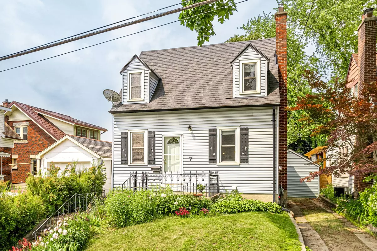 London East, ON N5Y 2K9,7 Balmoral AVE