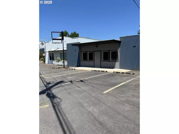 Oakridge, OR 97463,48017 HIGHWAY 58