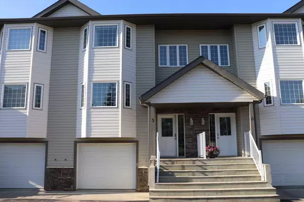 1616 41 Street #5, Edson, AB T7E 0A5