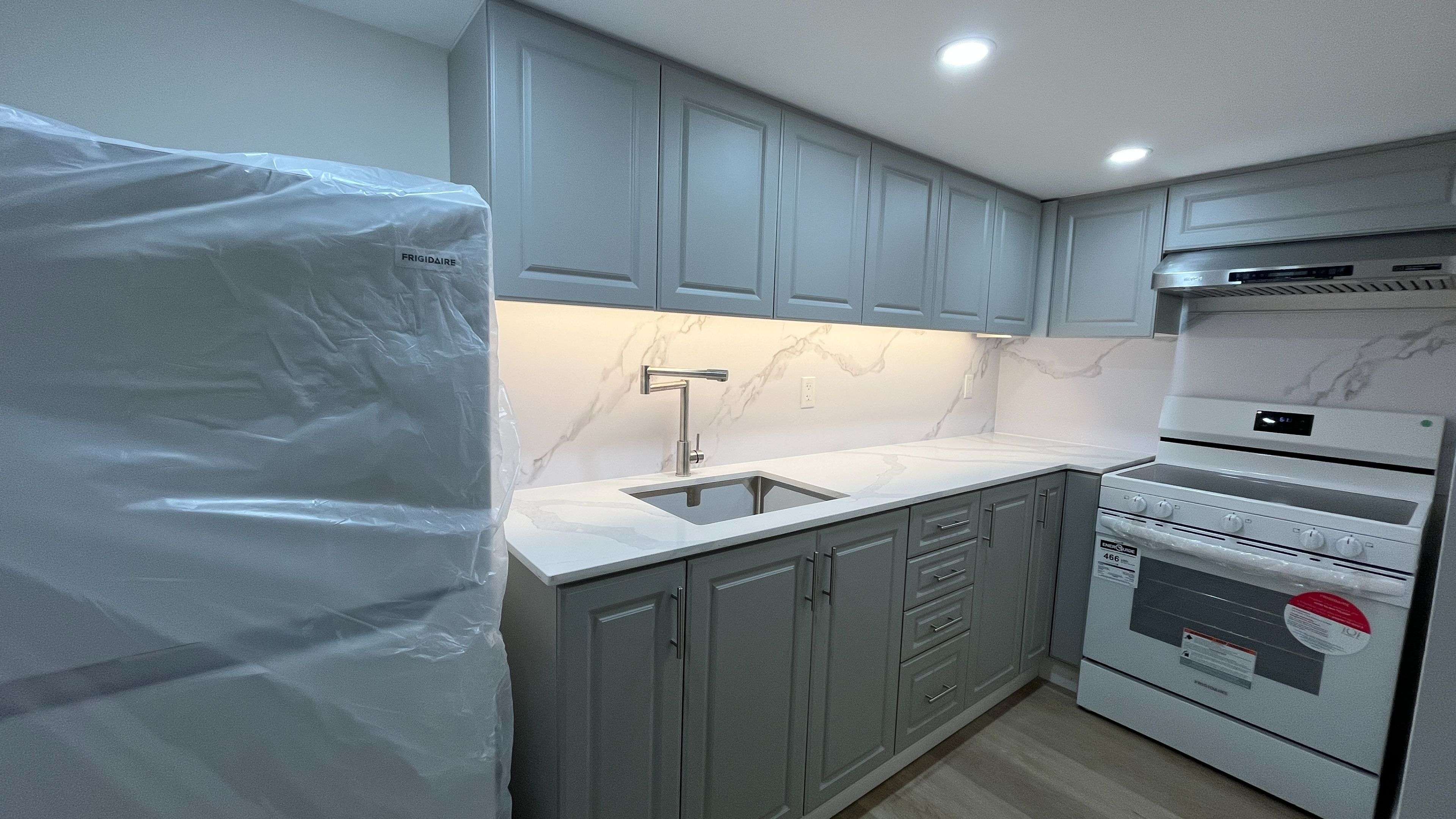 Aurora, ON L4G 0V9,7 Chouinard WAY #Basement